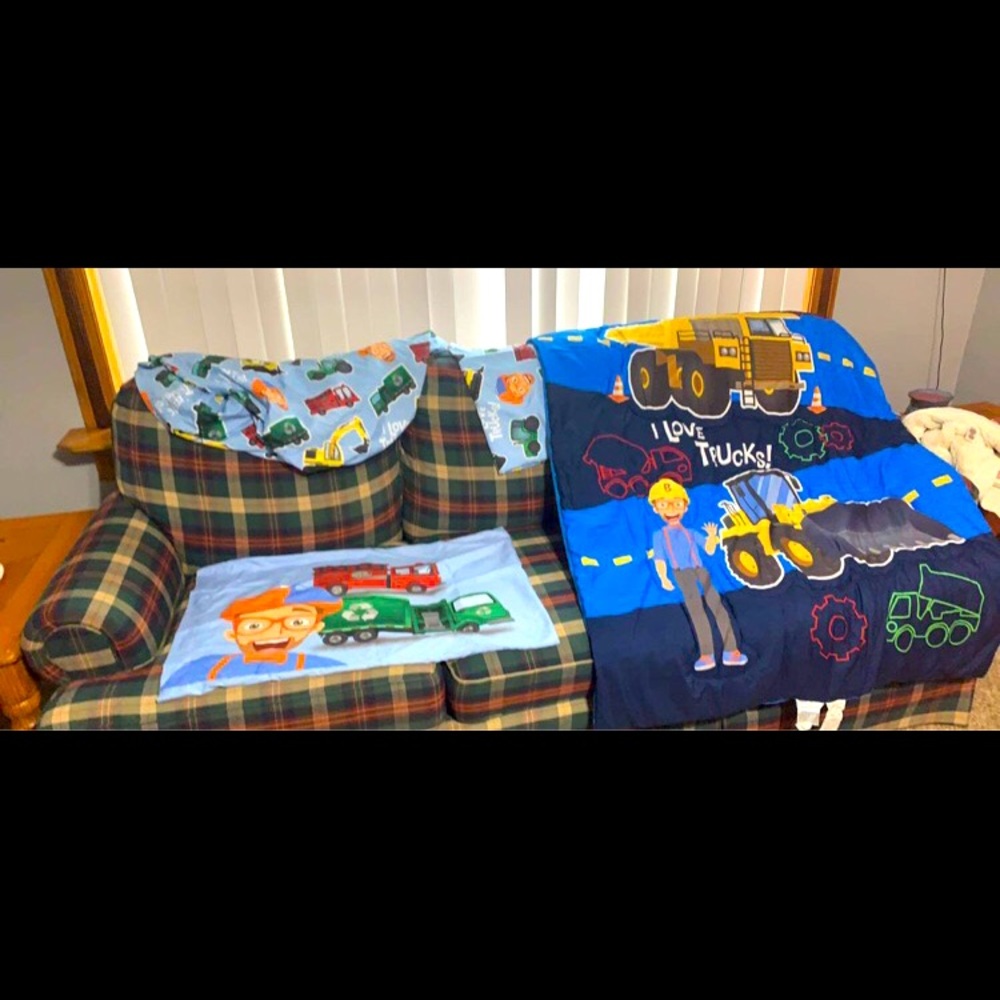 Brand new blippi bedding set